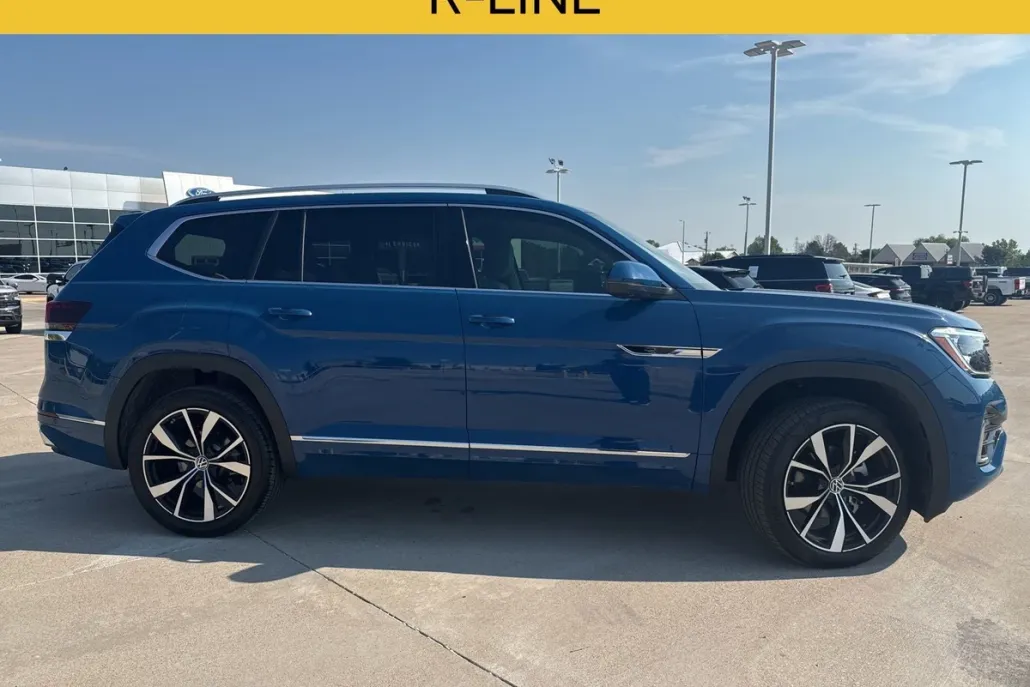 2025 Volkswagen Atlas SEL Premium R-Line photo 1