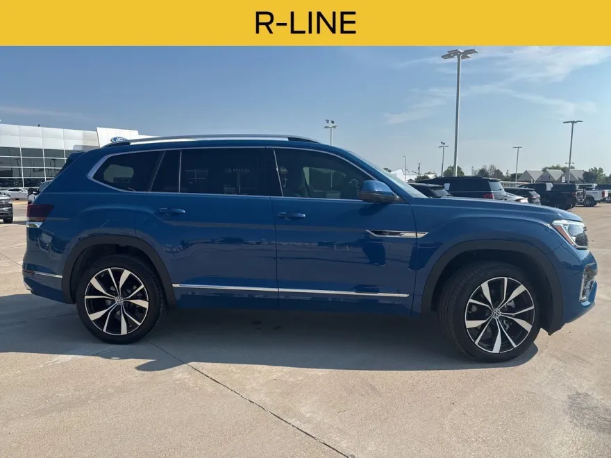 2025 Volkswagen Atlas SEL Premium R-Line photo 1