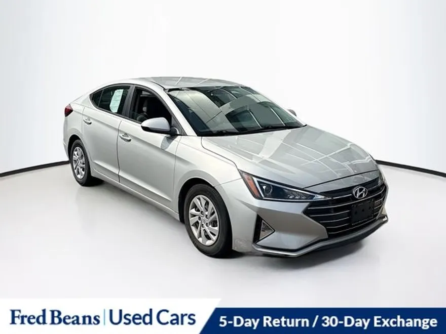 2019 Hyundai Elantra SE photo 1