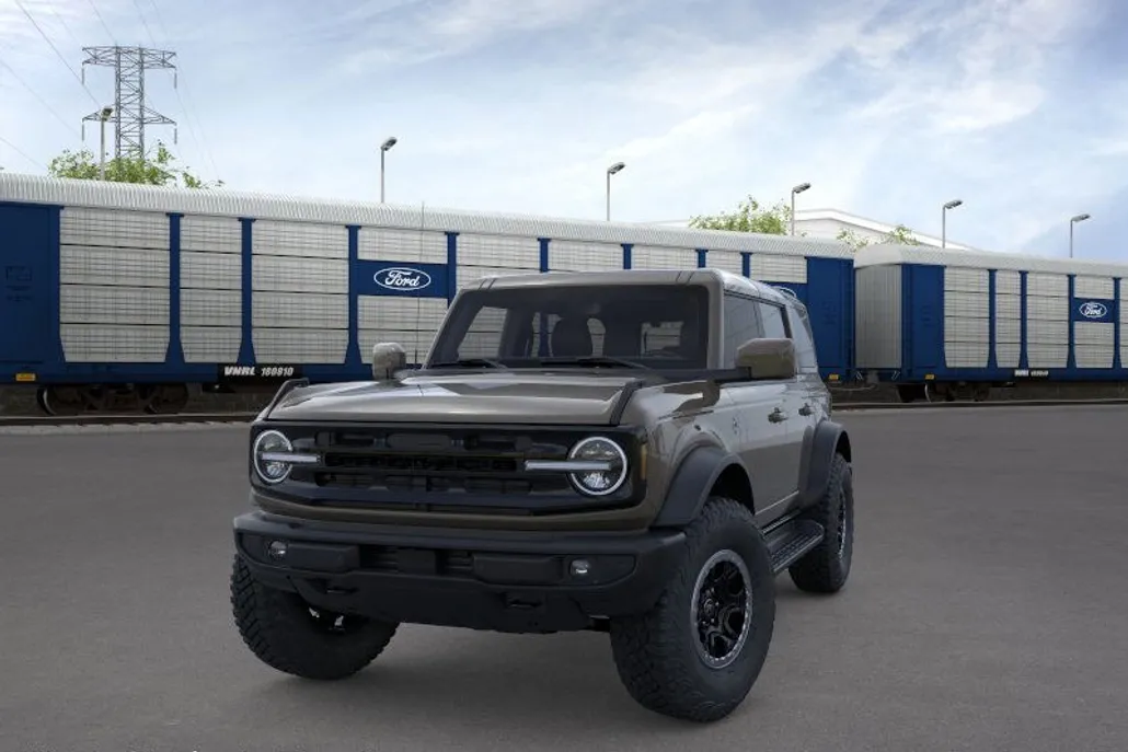 2025 Ford Bronco Outer Banks photo 1