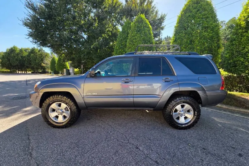 2003 Toyota 4Runner SR5 photo 1