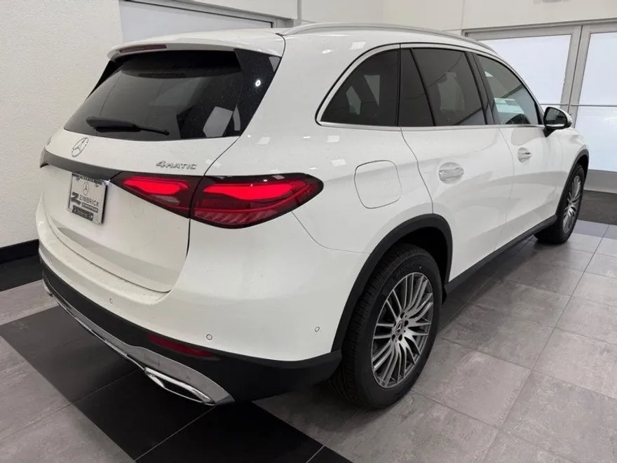 2025 Mercedes Benz GLC 300 4MATIC photo 1