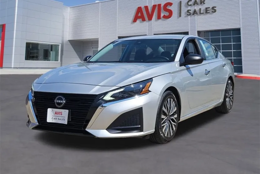 2024 Nissan Altima 2.5 SV photo 1