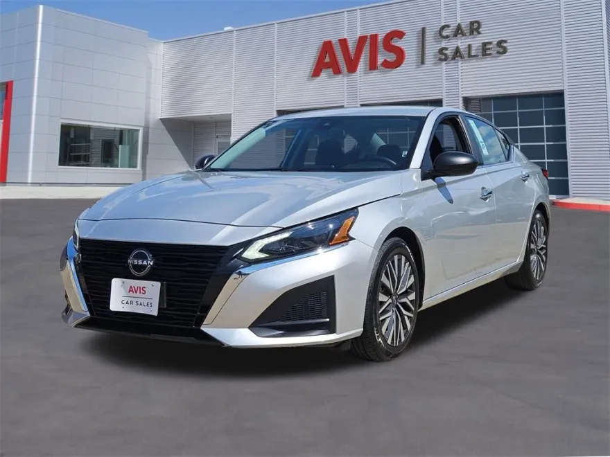 2024 Nissan Altima 2.5 SV photo 1