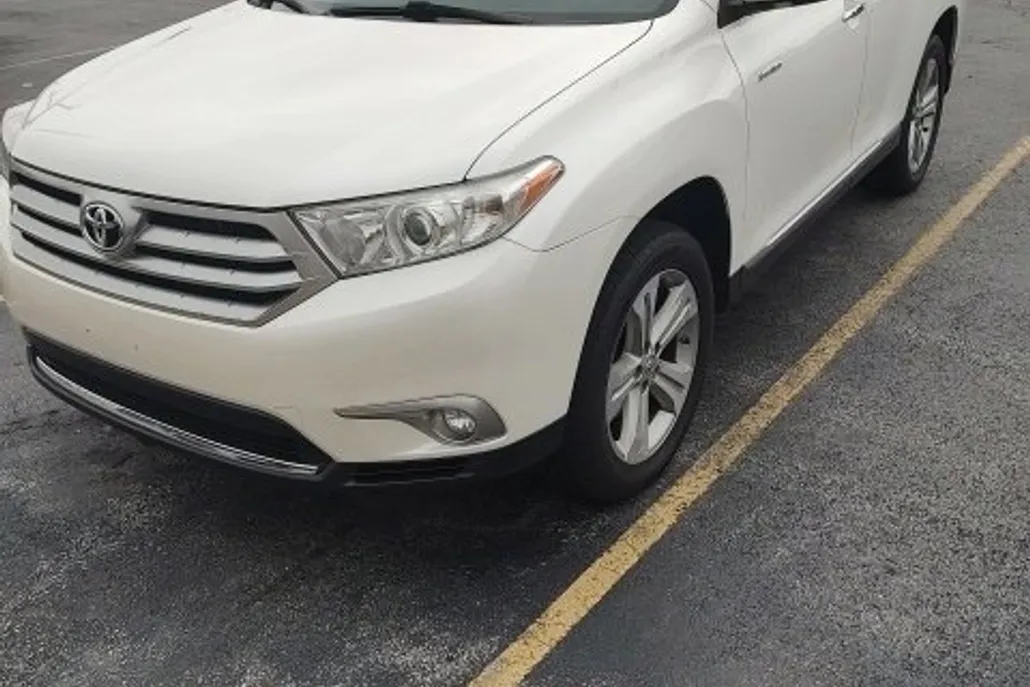 2013 Toyota Highlander Limited photo 1