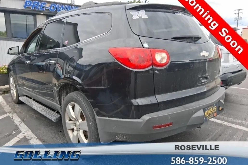 2011 Chevrolet Traverse 1LT photo 1
