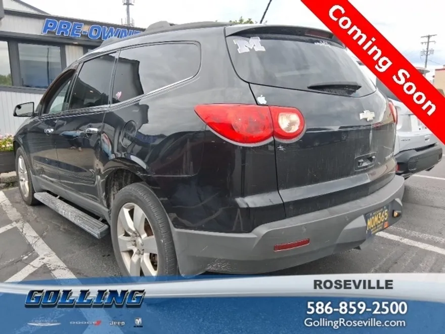 2011 Chevrolet Traverse 1LT photo 1