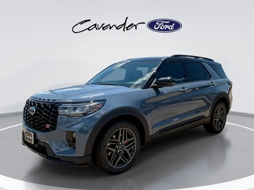 2025 Ford Explorer ST photo 1