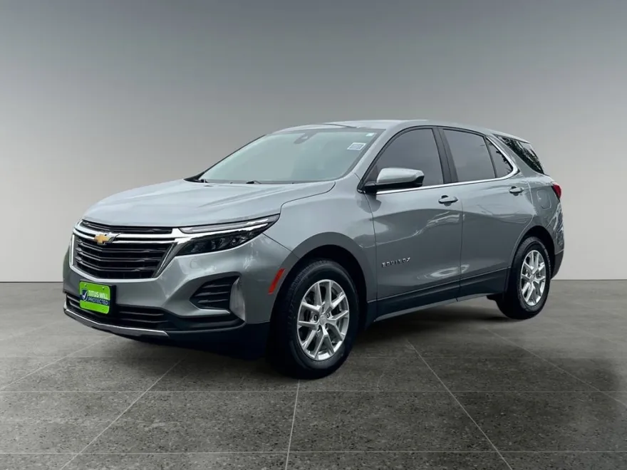 2023 Chevrolet Equinox LT photo 1