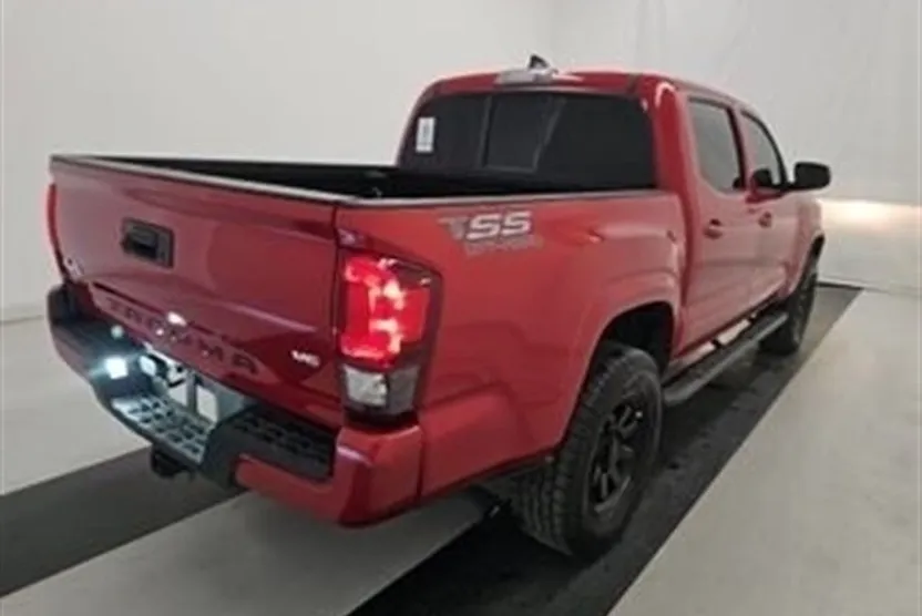 2023 Toyota Tacoma SR5 photo 1