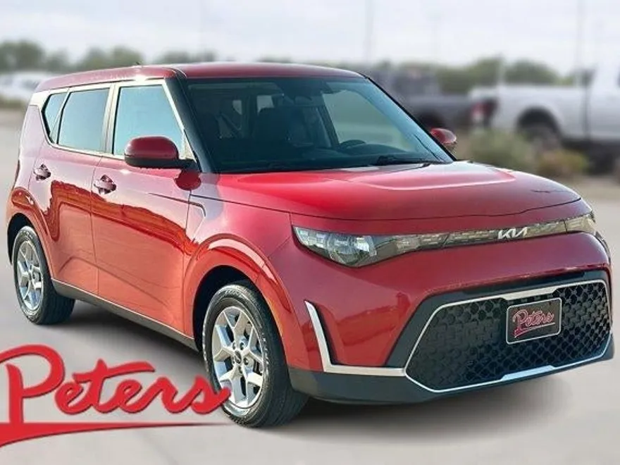 2024 Kia Soul LX photo 1