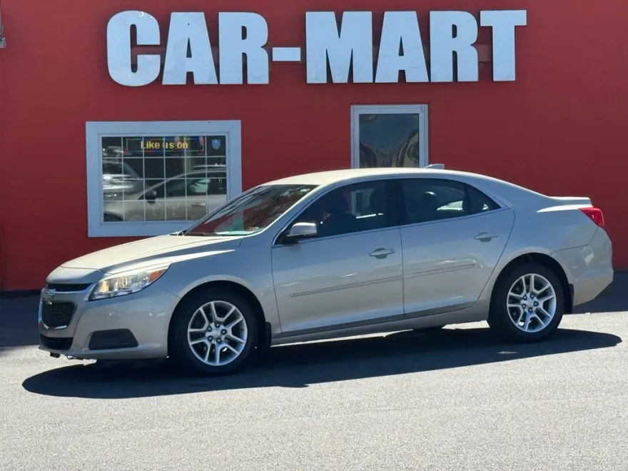 2015 Chevrolet Malibu 1LT photo 1