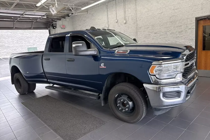 2024 Ram 3500 Tradesman photo 1