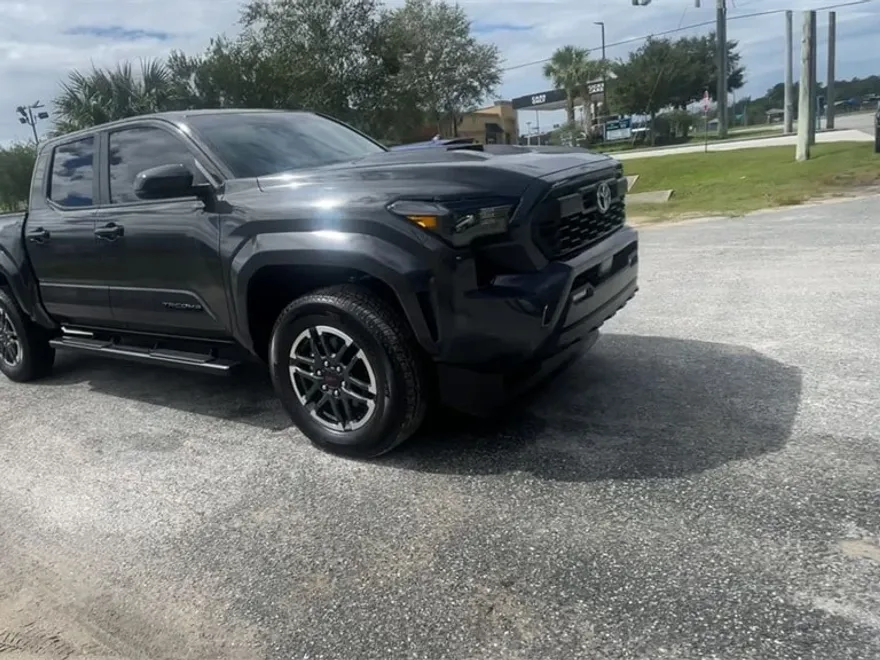 2025 Toyota Tacoma TRD Sport photo 1