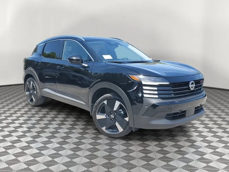 2025 Nissan Kicks SR photo 1