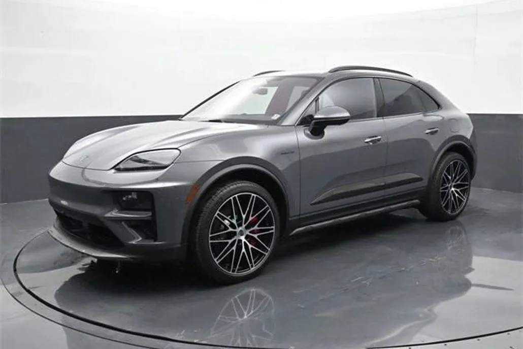 2025 Porsche Macan Electric Turbo photo 1