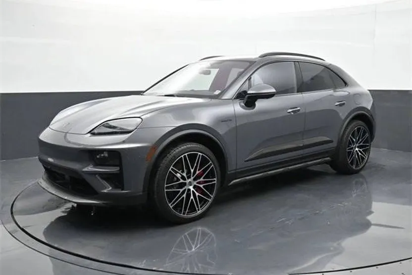 2025 Porsche Macan Electric Turbo photo 1