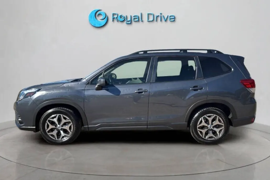 2022 Subaru Forester Premium photo 1