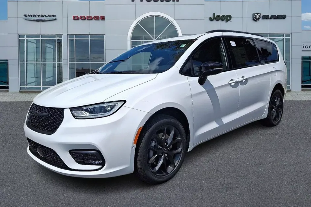 2026 Chrysler Pacifica Limited photo 1