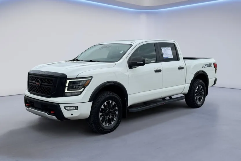 2021 Nissan Titan PRO-4X photo 1