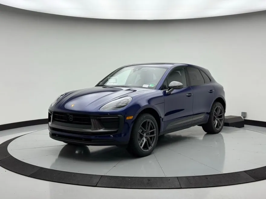 2025 Porsche Macan T photo 1