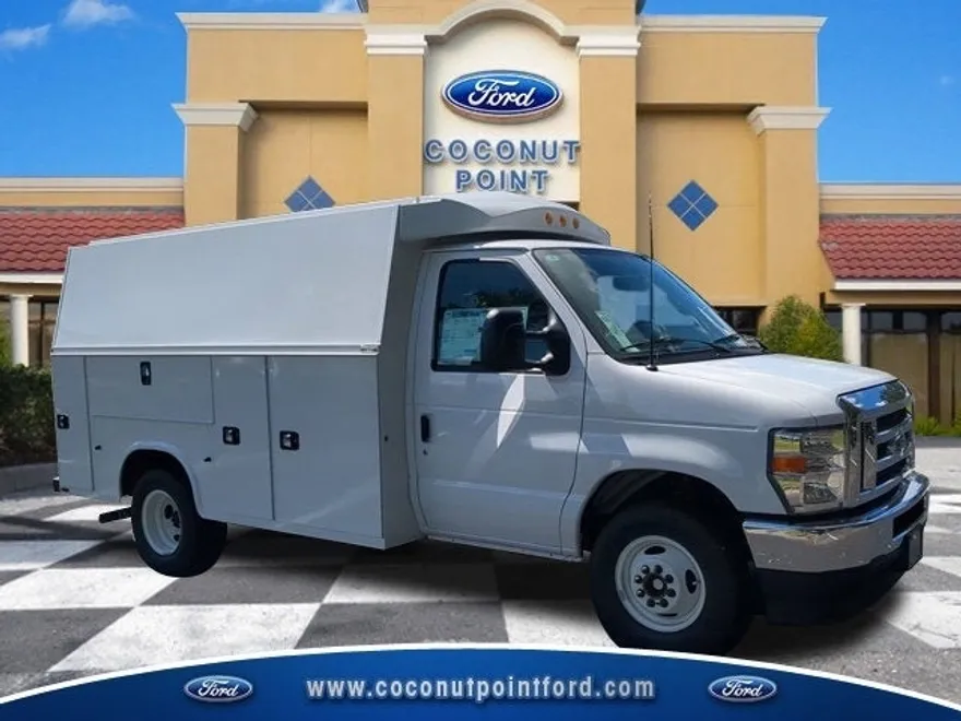 2025 Ford E-350 photo 1