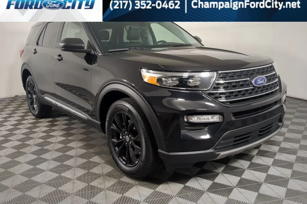 2023 Ford Explorer XLT photo 1