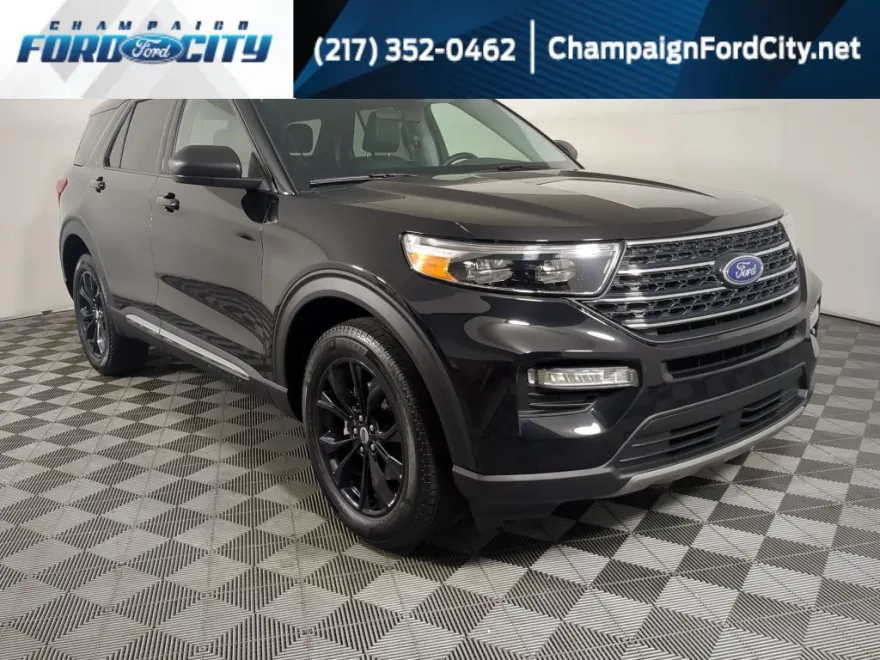 2023 Ford Explorer XLT photo 1