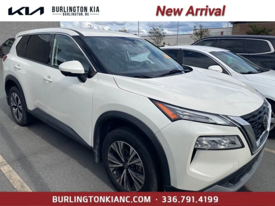 2021 Nissan Rogue SV photo 1