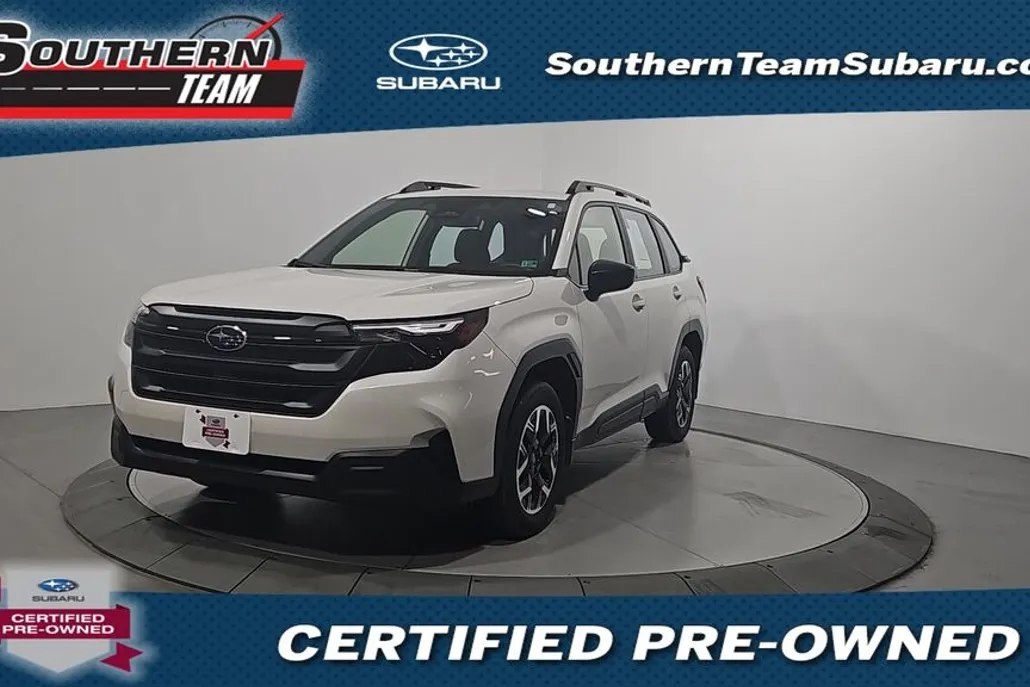 2025 Subaru Forester Base photo 1