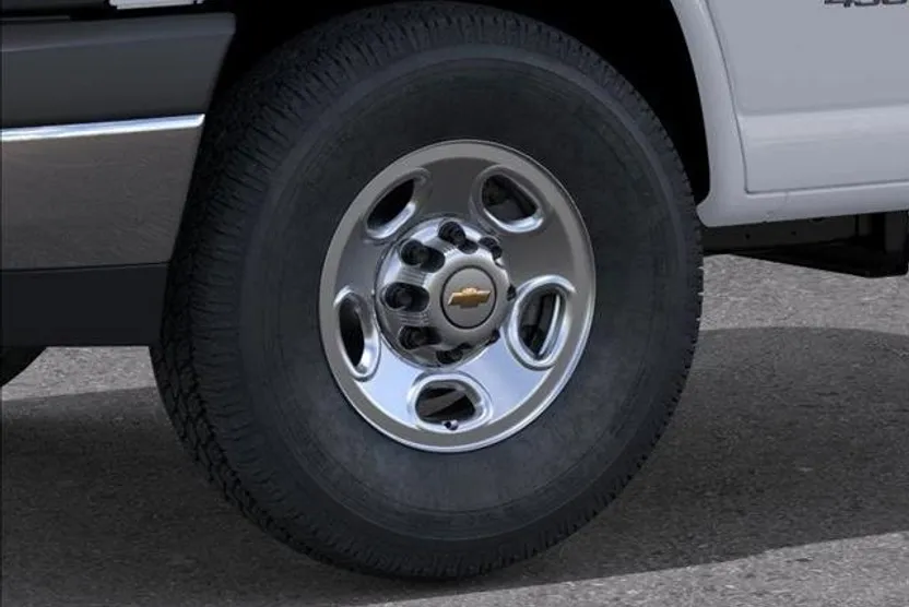 2025 Chevrolet Express Cutaway 3500 photo 1