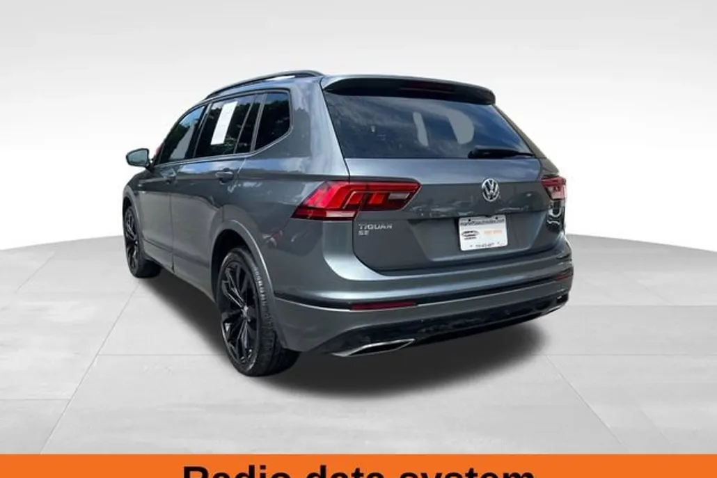 2021 Volkswagen Tiguan R-Line Black SEL photo 1