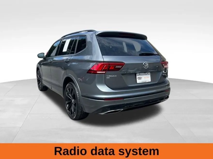 2021 Volkswagen Tiguan R-Line Black SEL photo 1