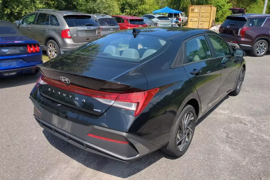 2025 Hyundai Elantra Hybrid SEL Sport photo 1