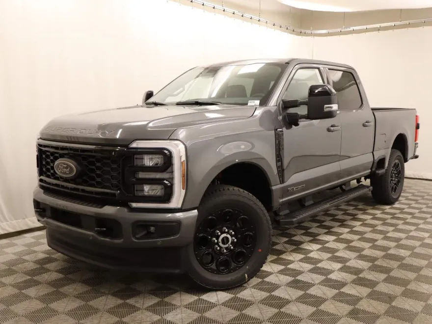 2025 Ford F-250 Lariat photo 1