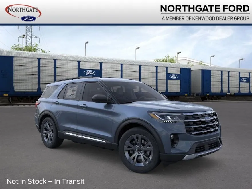 2025 Ford Explorer photo 1