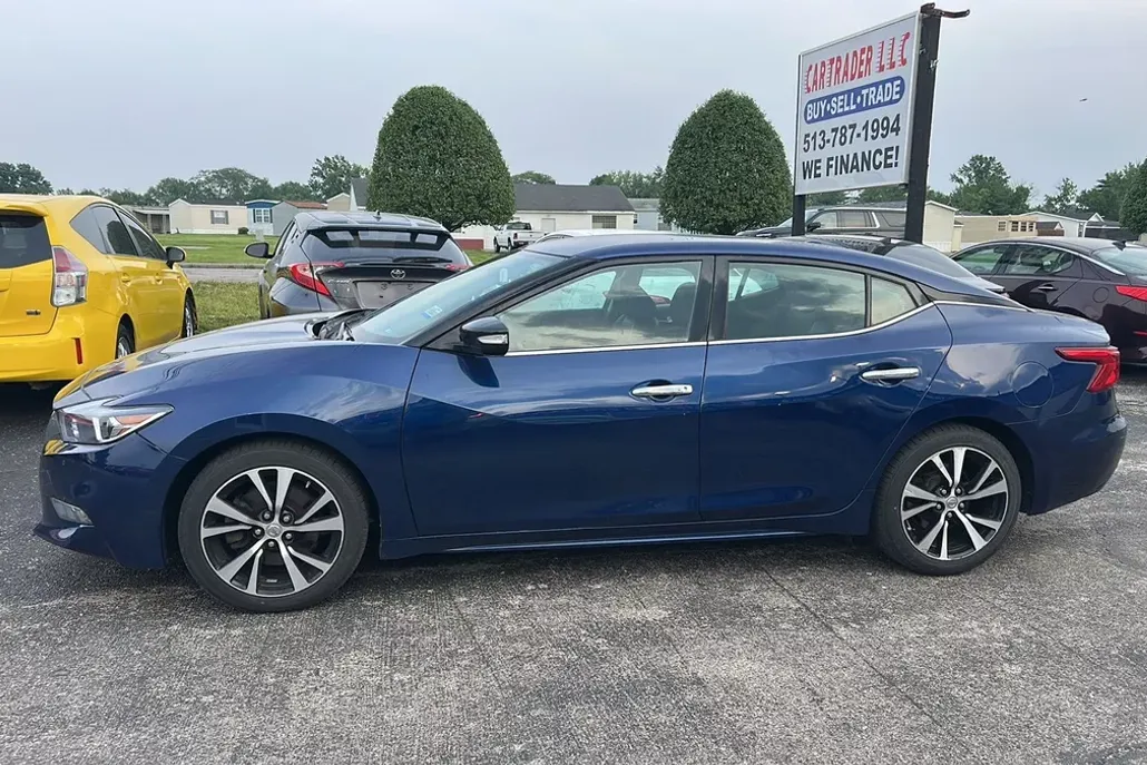 2018 Nissan Maxima SV photo 1
