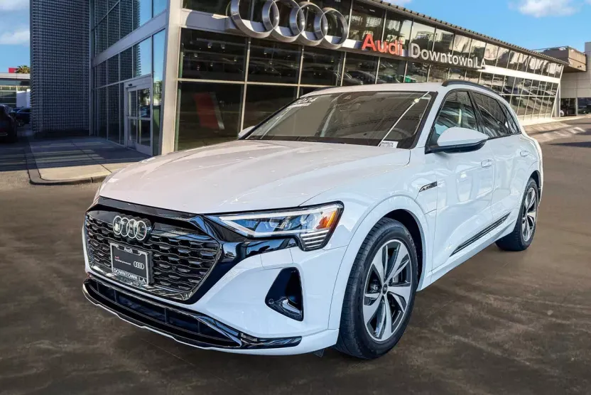 2024 Audi Q8 E-tron Premium photo 1