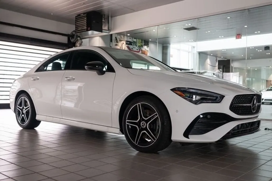 2025 Mercedes Benz CLA 250 4MATIC photo 1