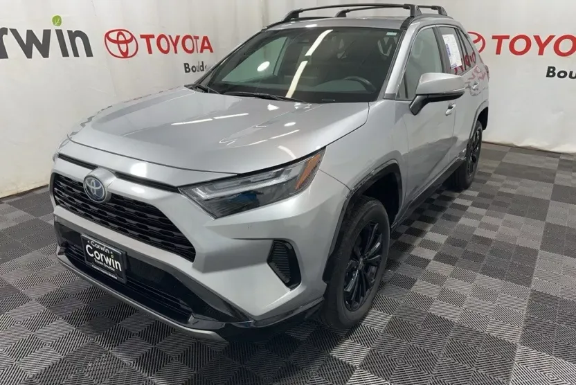 2023 Toyota RAV4 Hybrid SE photo 1