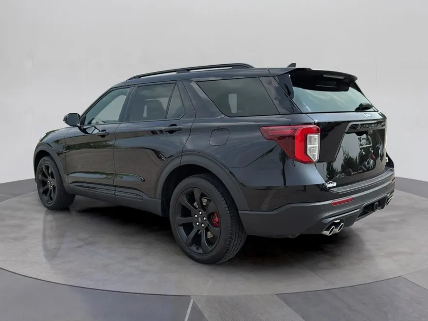 2023 Ford Explorer ST photo 1