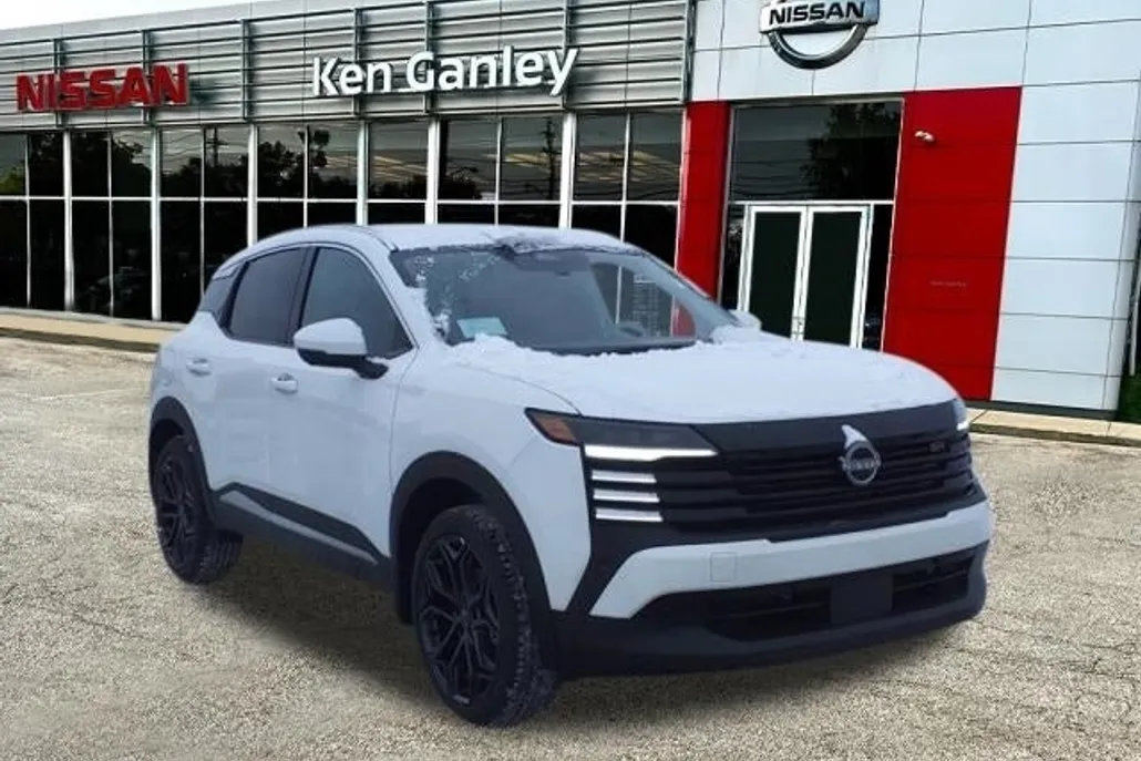 2025 Nissan Kicks SR photo 1