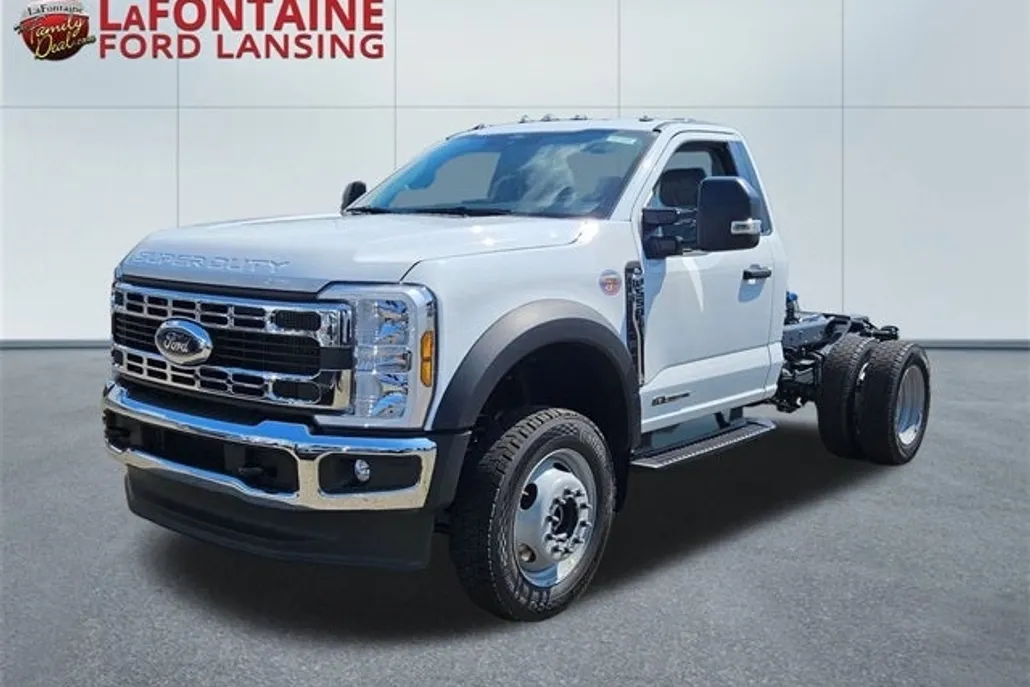2025 Ford F-550 photo 1