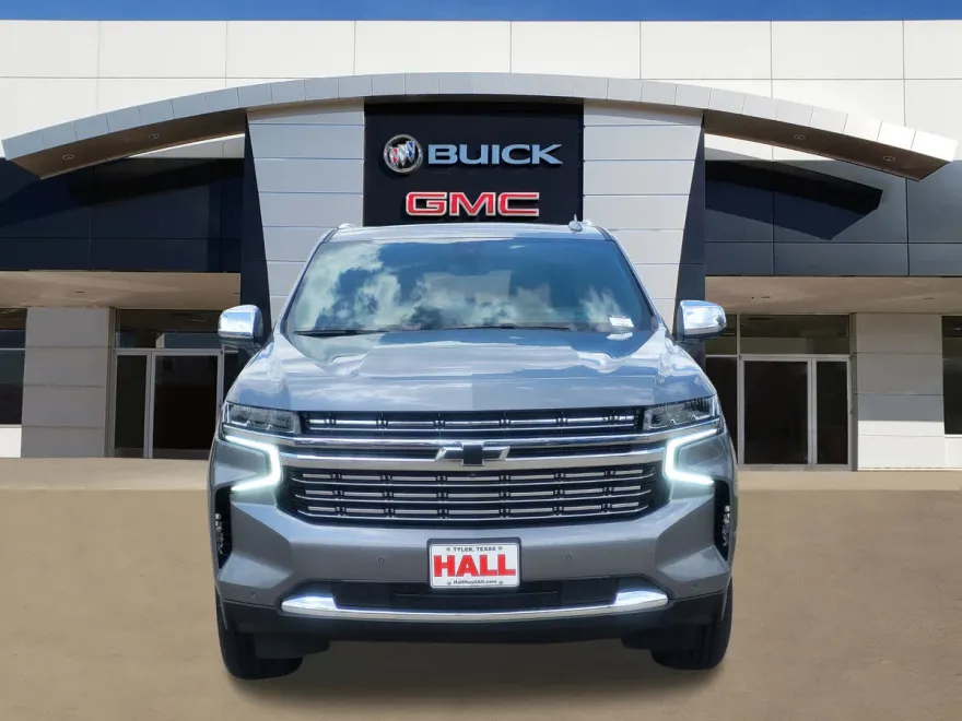 2022 Chevrolet Suburban Premier photo 1