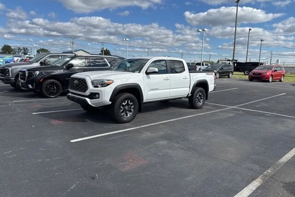 2022 Toyota Tacoma TRD Off-Road photo 1