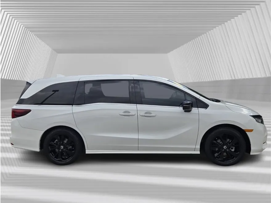 2023 Honda Odyssey Sport photo 1