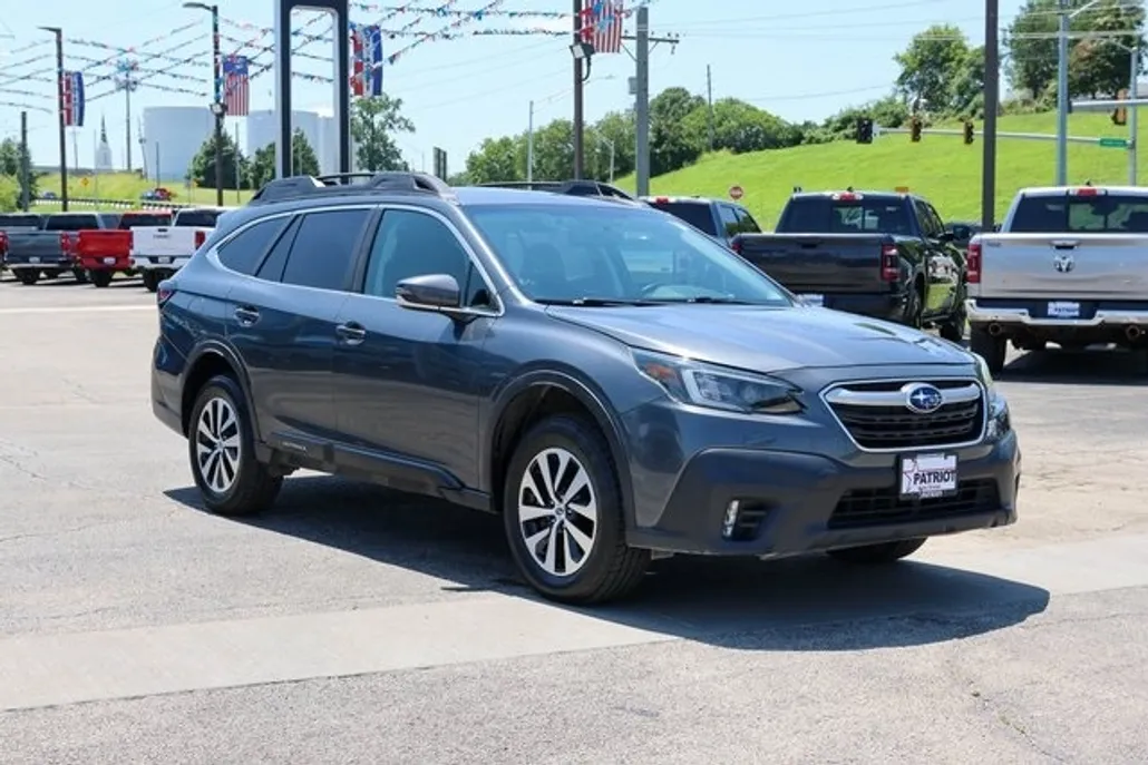 2020 Subaru Outback Premium photo 1