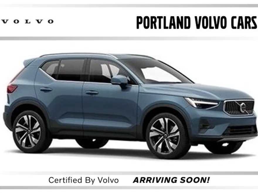 2025 Volvo XC40 Core photo 1
