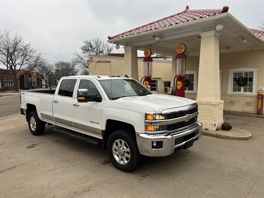 2015 Chevrolet Silverado 3500HD LTZ photo 1