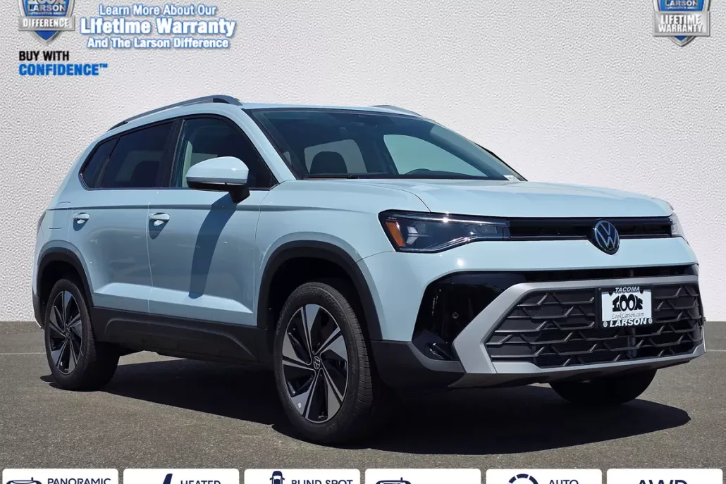 2025 Volkswagen Taos SE photo 1